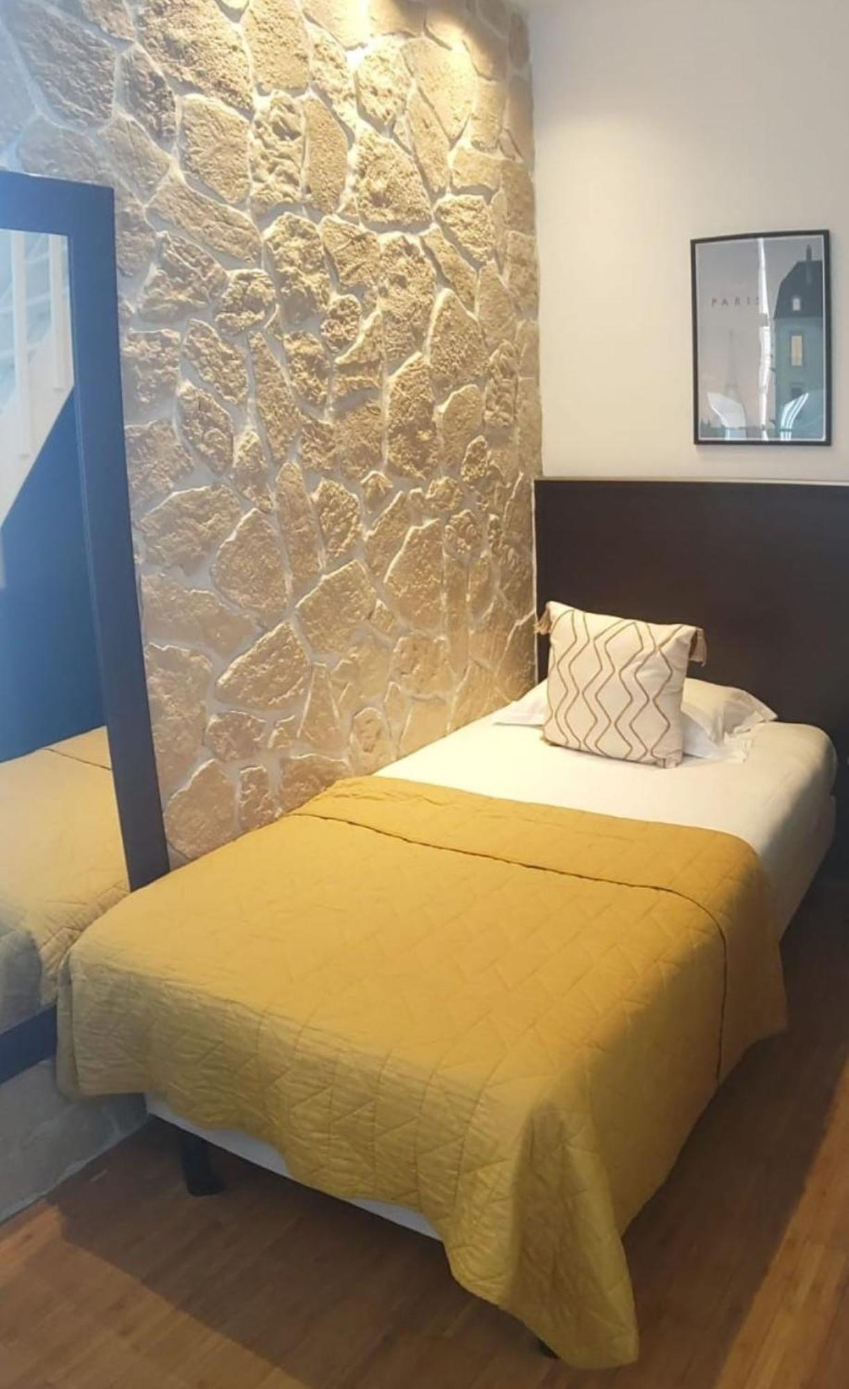 Single Room,1583076823:JPEG