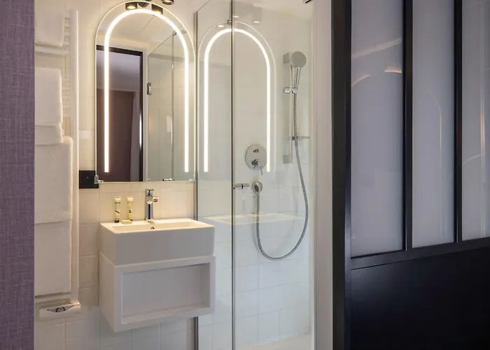 Best Western Plus Bretagne Montparnasse Parigi